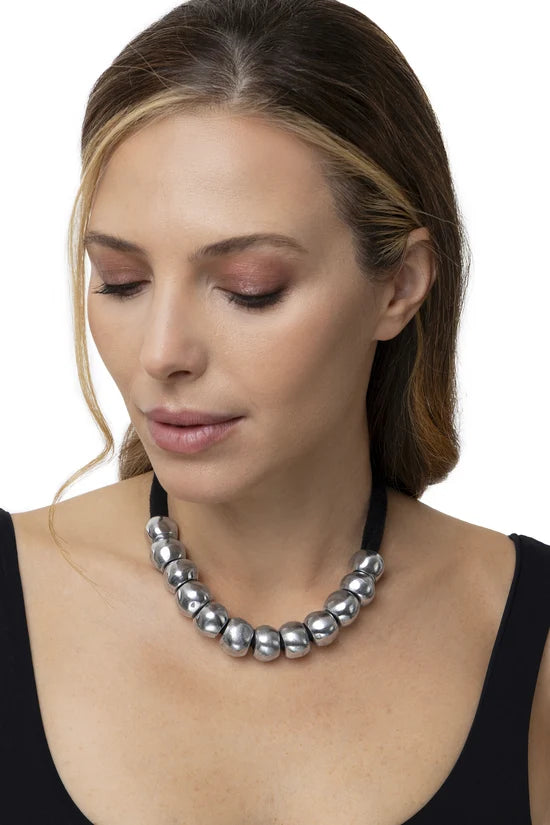 Collana chic contemporanea