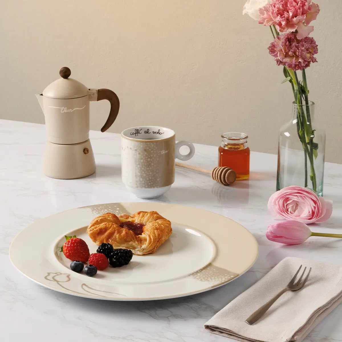 Mug in porcellana, Pure Elegance