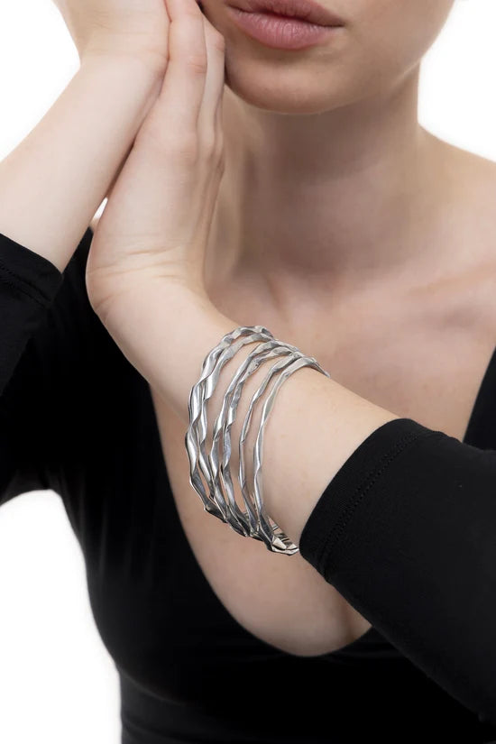 Bracciale uomo rigido ondulato