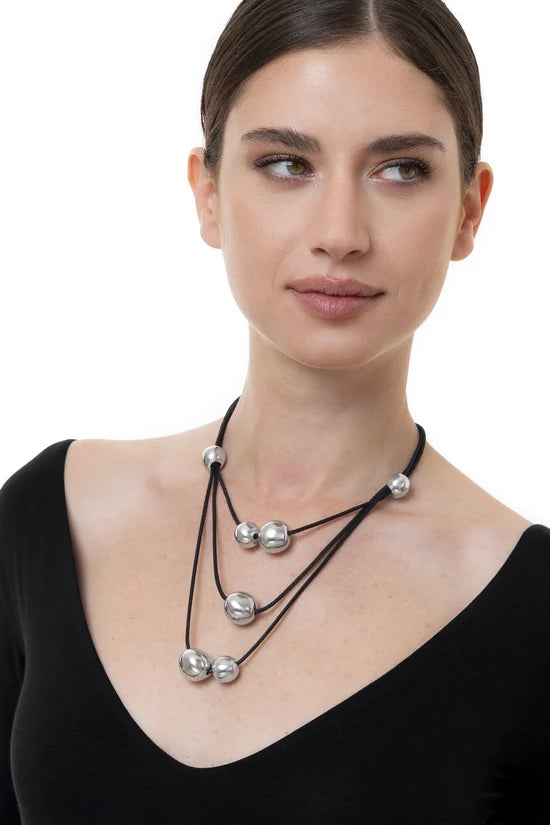 Collana lunga donna con sfere in alluminio riciclato