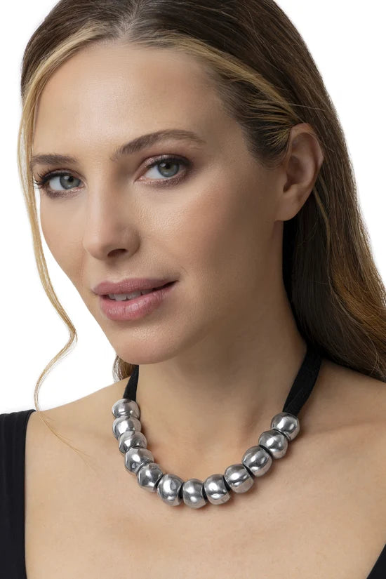 Collana chic contemporanea