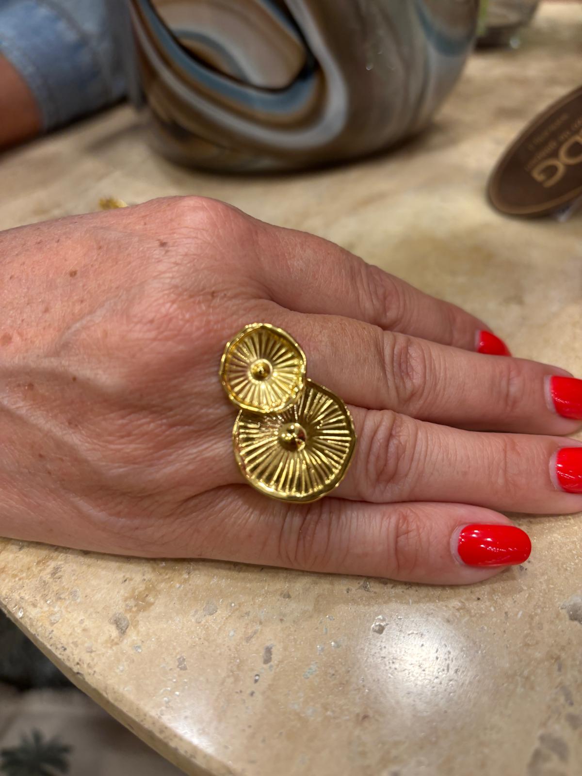 Anello con composizioni a spirale Medusa