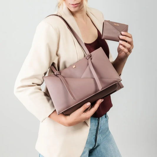 Shopper in ecopelle con incrocio